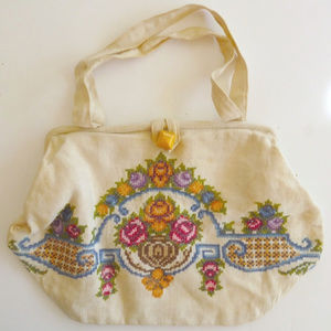 Embroidered handbag purse linen vintage